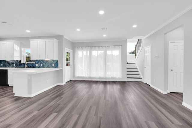 915 Oak Grove Street, La Porte, TX 77571