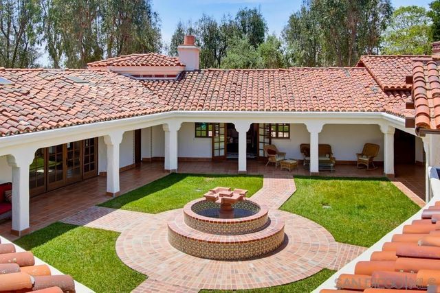 5443 Calzada Del Bosque, Rancho Santa Fe, CA 92067