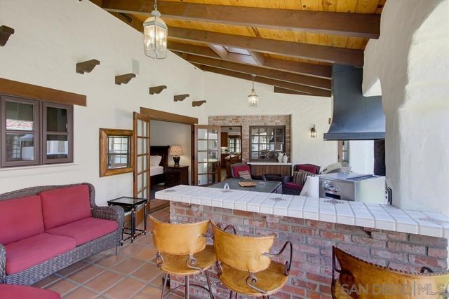 5443 Calzada Del Bosque, Rancho Santa Fe, CA 92067