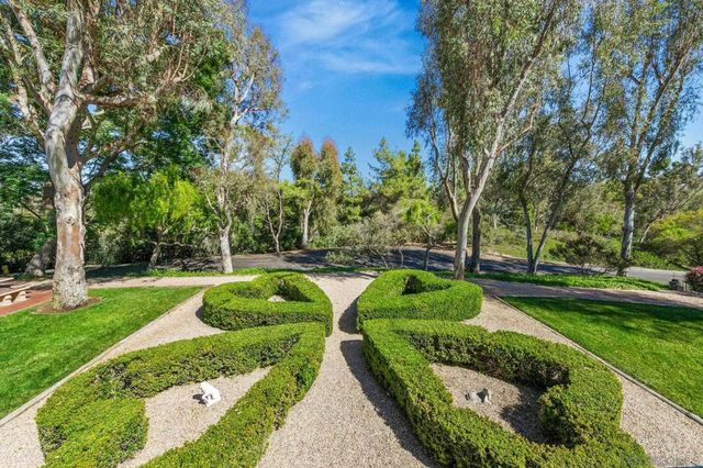 5443 Calzada Del Bosque, Rancho Santa Fe, CA 92067