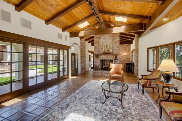5443 Calzada Del Bosque, Rancho Santa Fe, CA 92067