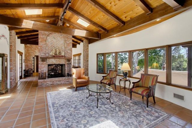 5443 Calzada Del Bosque, Rancho Santa Fe, CA 92067