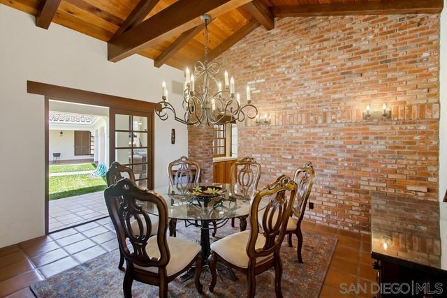 5443 Calzada Del Bosque, Rancho Santa Fe, CA 92067