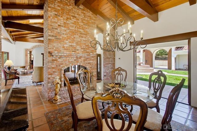 5443 Calzada Del Bosque, Rancho Santa Fe, CA 92067