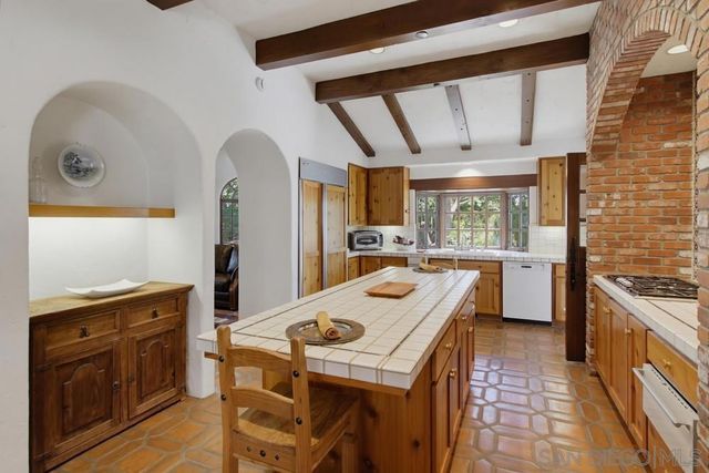 5443 Calzada Del Bosque, Rancho Santa Fe, CA 92067