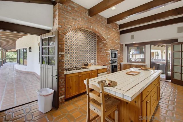 5443 Calzada Del Bosque, Rancho Santa Fe, CA 92067