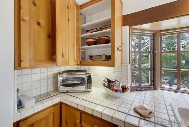 5443 Calzada Del Bosque, Rancho Santa Fe, CA 92067