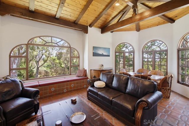 5443 Calzada Del Bosque, Rancho Santa Fe, CA 92067