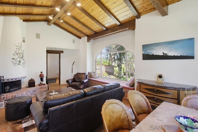 5443 Calzada Del Bosque, Rancho Santa Fe, CA 92067