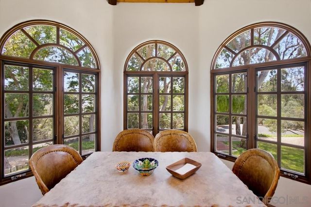 5443 Calzada Del Bosque, Rancho Santa Fe, CA 92067