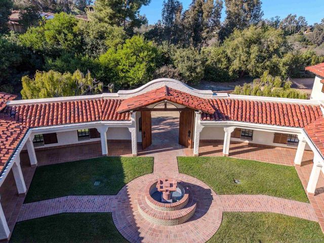 5443 Calzada Del Bosque, Rancho Santa Fe, CA 92067