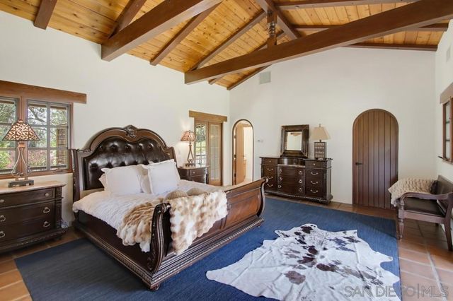 5443 Calzada Del Bosque, Rancho Santa Fe, CA 92067