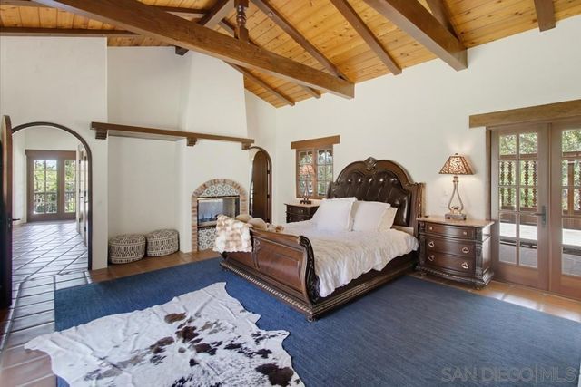 5443 Calzada Del Bosque, Rancho Santa Fe, CA 92067