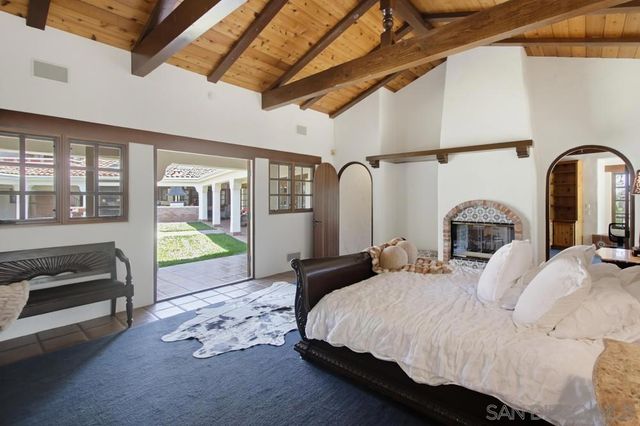 5443 Calzada Del Bosque, Rancho Santa Fe, CA 92067