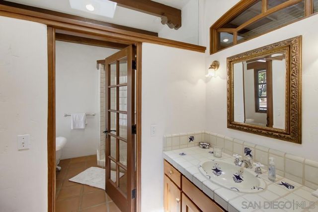 5443 Calzada Del Bosque, Rancho Santa Fe, CA 92067