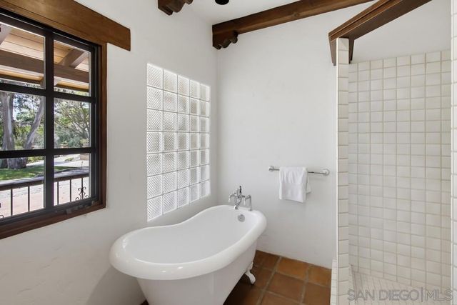 5443 Calzada Del Bosque, Rancho Santa Fe, CA 92067