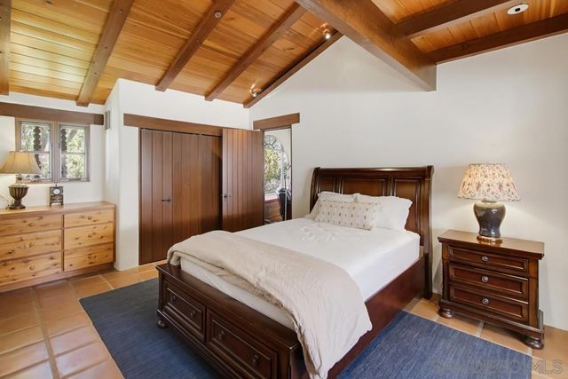 5443 Calzada Del Bosque, Rancho Santa Fe, CA 92067
