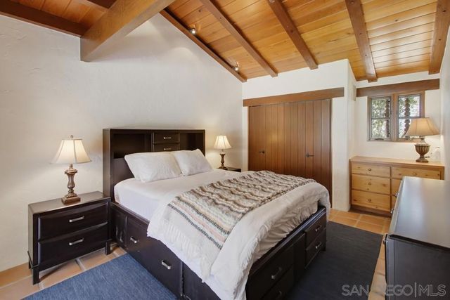 5443 Calzada Del Bosque, Rancho Santa Fe, CA 92067