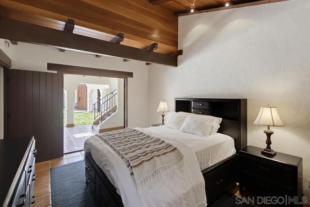 5443 Calzada Del Bosque, Rancho Santa Fe, CA 92067