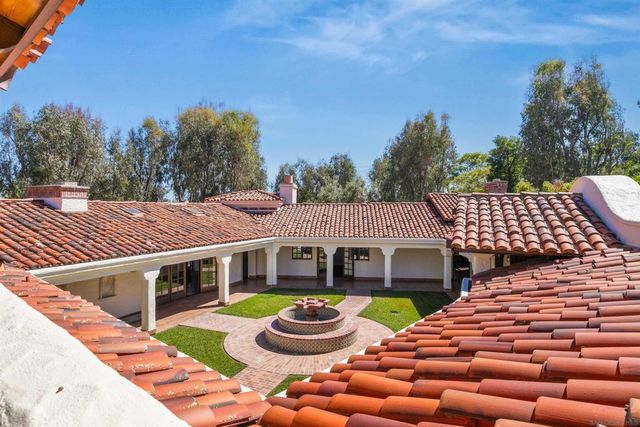 5443 Calzada Del Bosque, Rancho Santa Fe, CA 92067