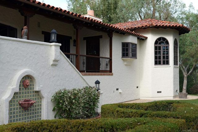 5443 Calzada Del Bosque, Rancho Santa Fe, CA 92067