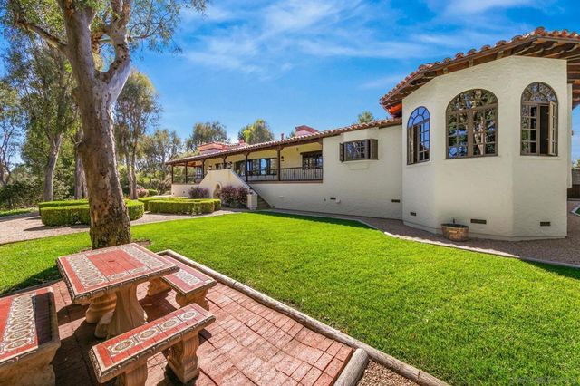 5443 Calzada Del Bosque, Rancho Santa Fe, CA 92067