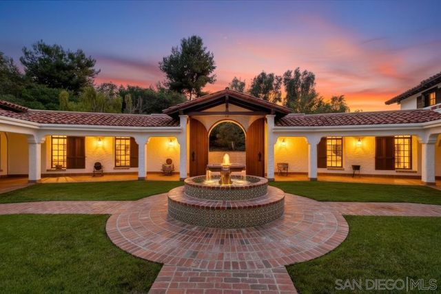 5443 Calzada Del Bosque, Rancho Santa Fe, CA 92067