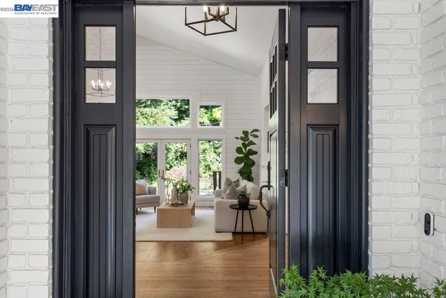 31 Arjang Ct, Alamo, CA 94507