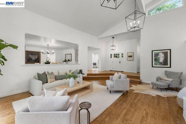 31 Arjang Ct, Alamo, CA 94507