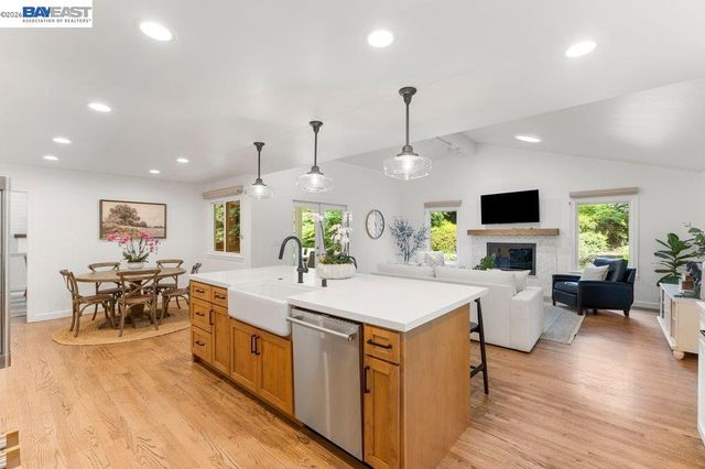 31 Arjang Ct, Alamo, CA 94507