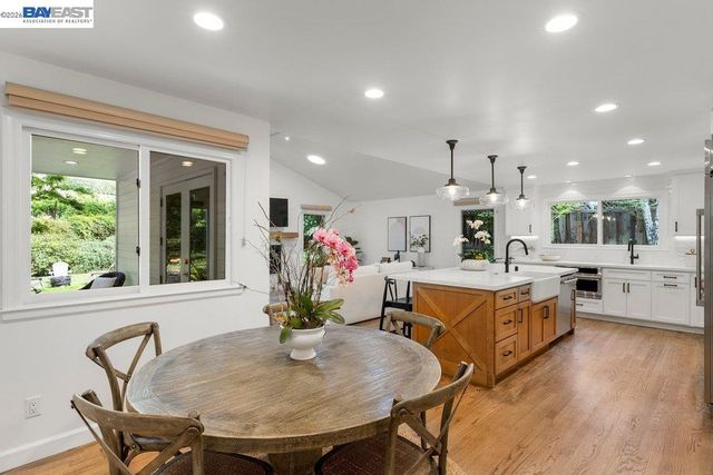 31 Arjang Ct, Alamo, CA 94507