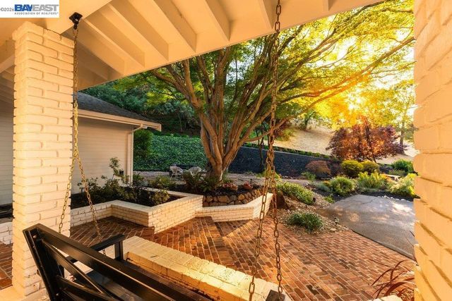 31 Arjang Ct, Alamo, CA 94507