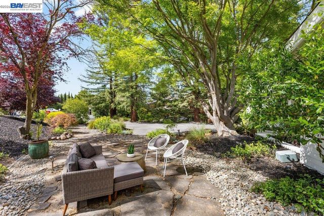 31 Arjang Ct, Alamo, CA 94507