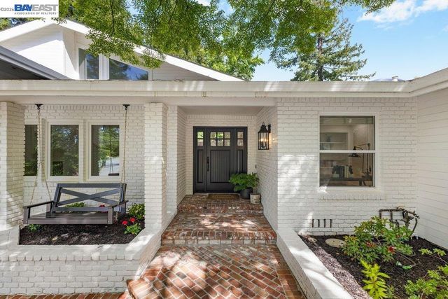 31 Arjang Ct, Alamo, CA 94507