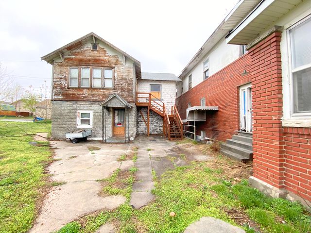 2114 S Joplin Avenue, Joplin, MO 64804