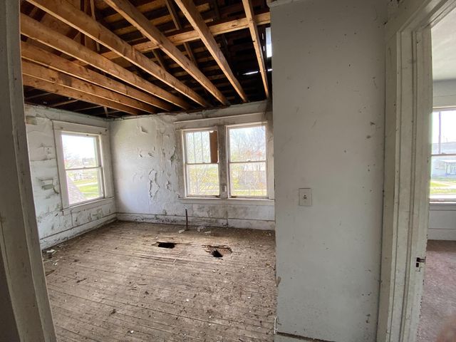 2114 S Joplin Avenue, Joplin, MO 64804