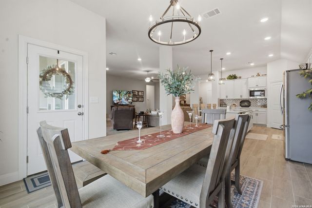 2262 Hoja, New Braunfels, TX 78132