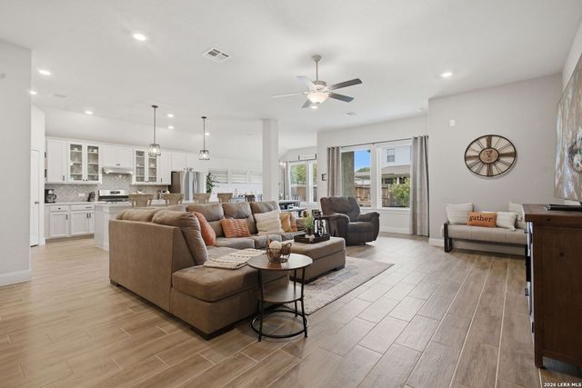 2262 Hoja, New Braunfels, TX 78132