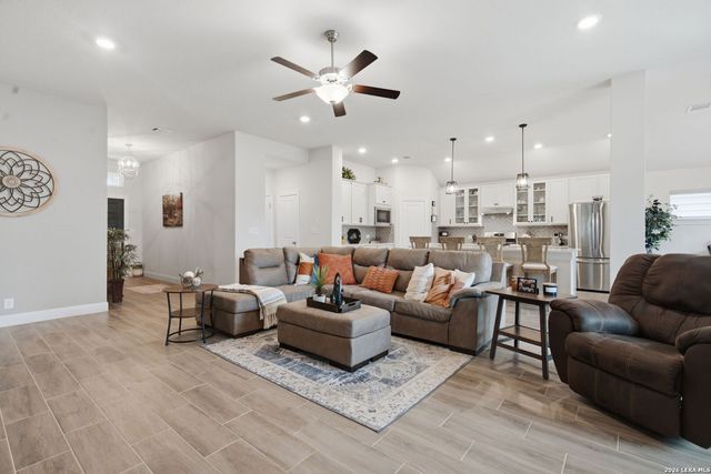 2262 Hoja, New Braunfels, TX 78132