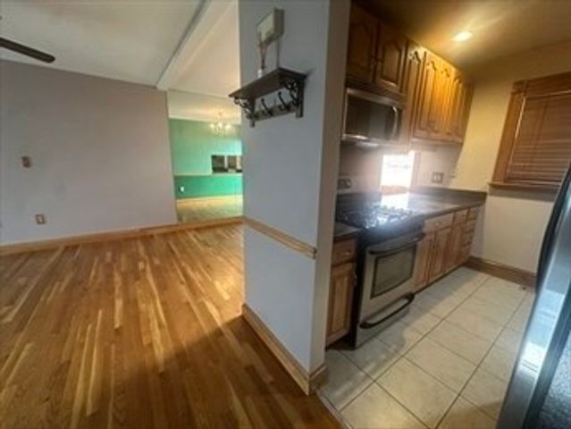 50 Gates St 1, Boston, MA 02127