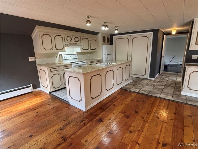 15 4th Street, Evans, NY 14006