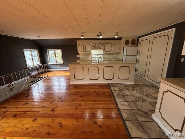 15 4th Street, Evans, NY 14006