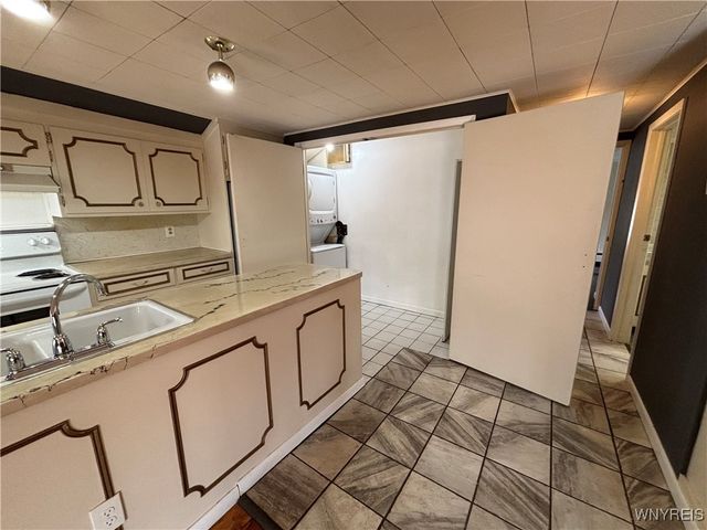 15 4th Street, Evans, NY 14006