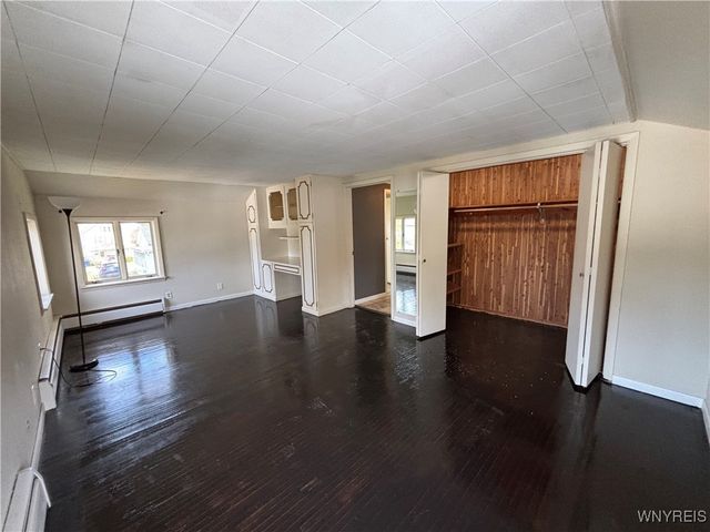 15 4th Street, Evans, NY 14006