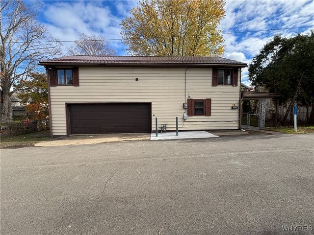 15 4th Street, Evans, NY 14006