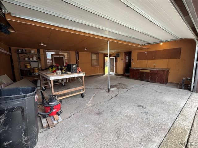 15 4th Street, Evans, NY 14006