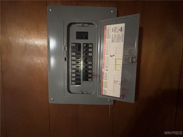 15 4th Street, Evans, NY 14006