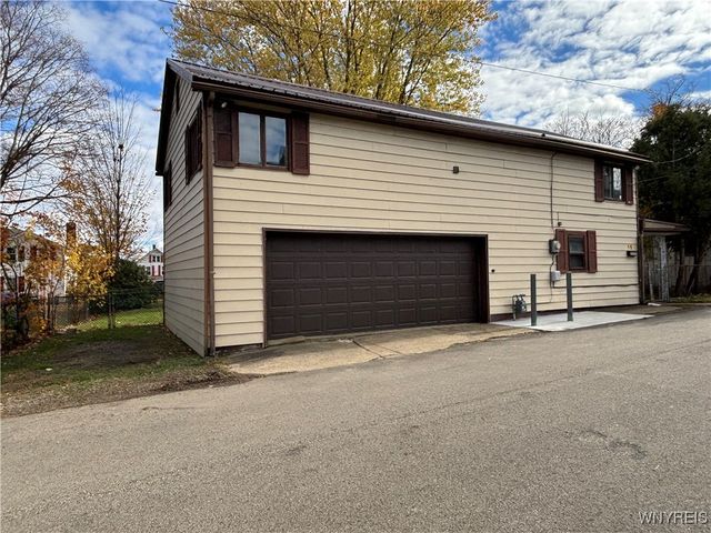 15 4th Street, Evans, NY 14006
