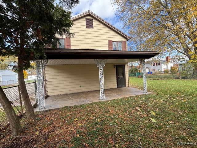 15 4th Street, Evans, NY 14006