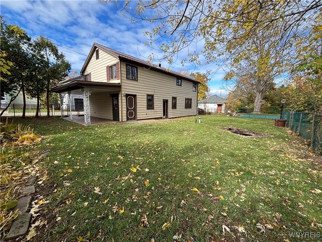 15 4th Street, Evans, NY 14006